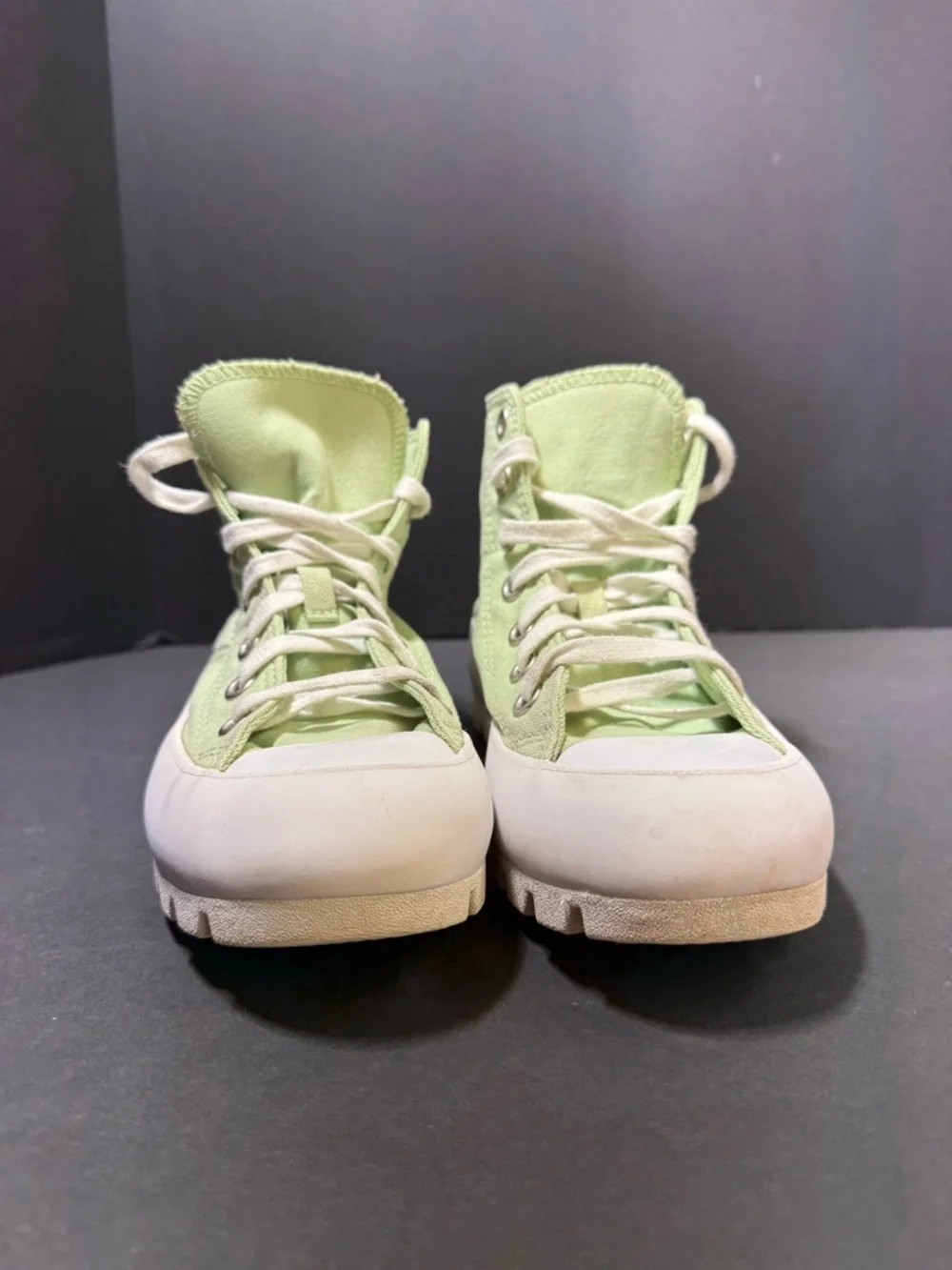 Converse Kids High Top chunky heel Sneakers in Pale Green and White sz 5.5